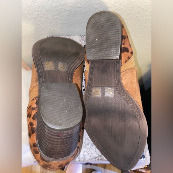 CHINESE LAUNDRY CORBIN CARMEL/BROWN SUEDE ANIMAL PRINT BOOTIES - Size 10 - Picture 6 of 10